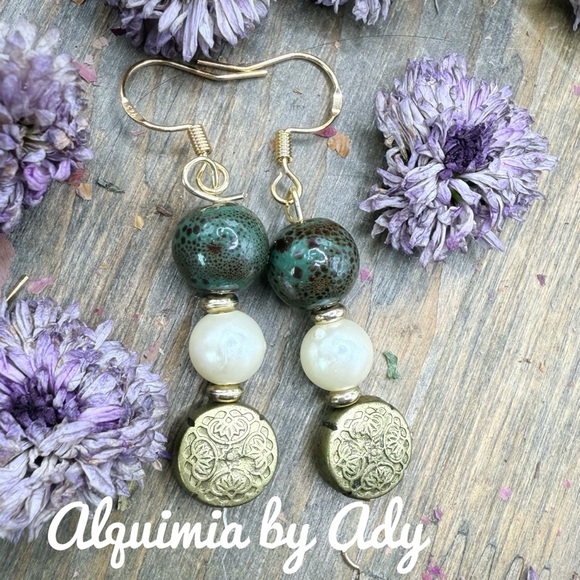 Green Lavender Jasper Earrings – Jazi Junk Alquimia Elegant Green jasper and Gold Earrings